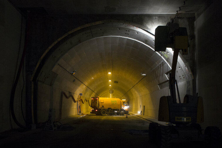 Tak wygląda rura. Dwa tunele pod Martwą Wisłą niedługo będą skończone. 