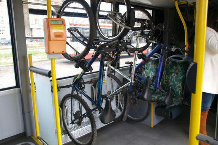 W autobusach linii 169 jest miejsce na trzy rowery, w autobusach linii 258 zmieści się osiem rowerów 